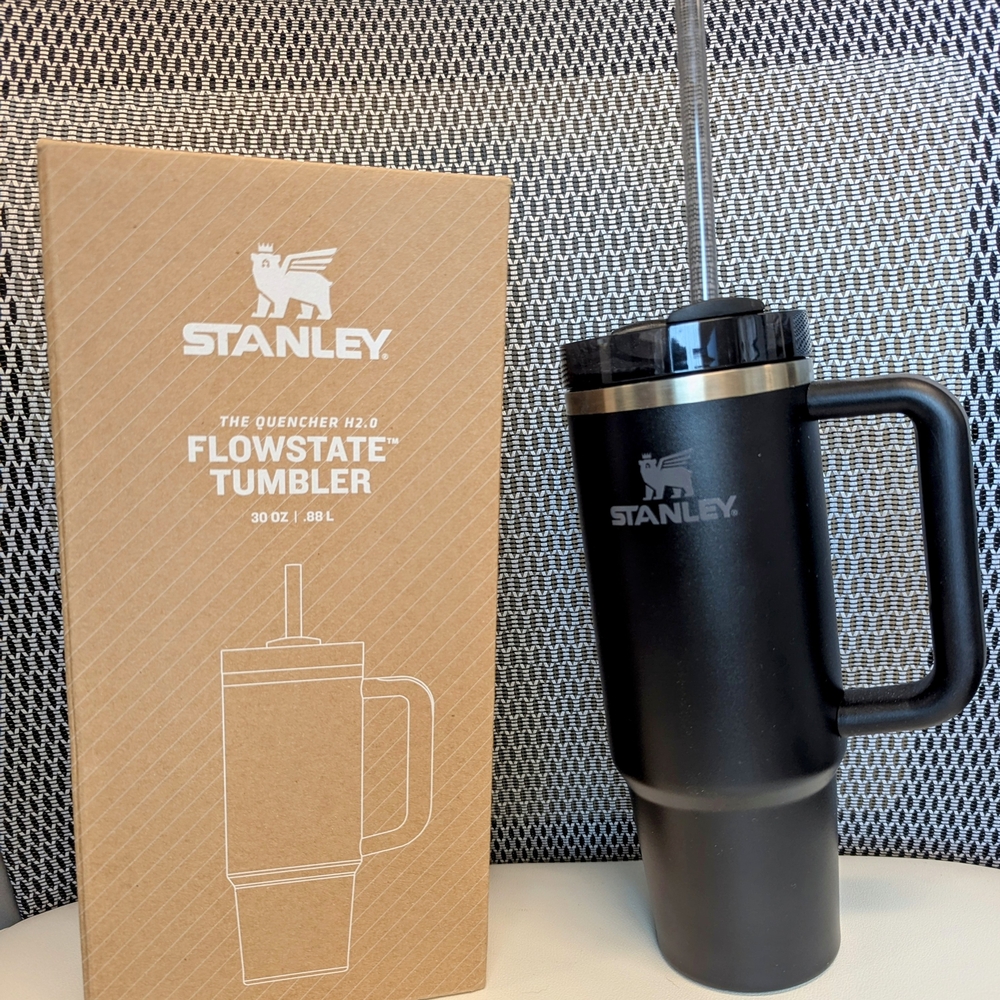 Stanley Black Flowstate Tumbler with Handle